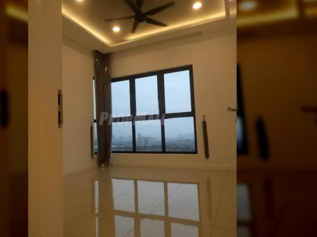 Le Pavillion, Bandar Puteri Puchong, Partially Furnished, Well Kept