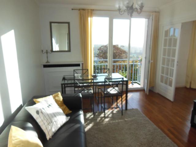 LE PECQ APPARTEMENT MEUBLE 4 PIECES