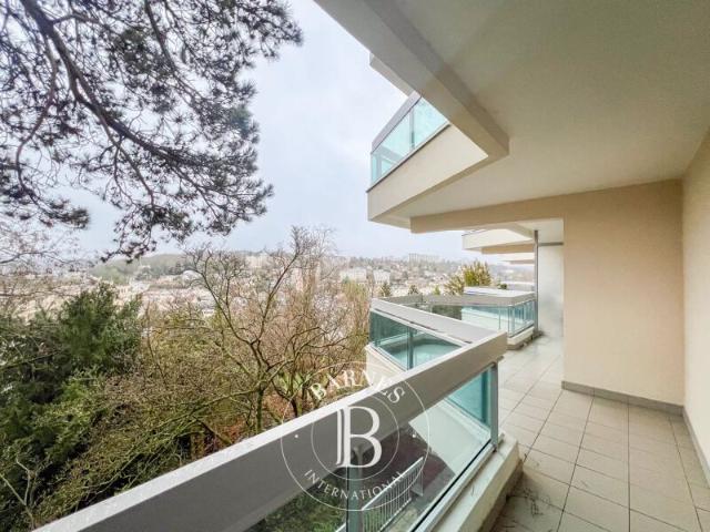Le Pecq, Appartement 2 Chambres 93 m² en location