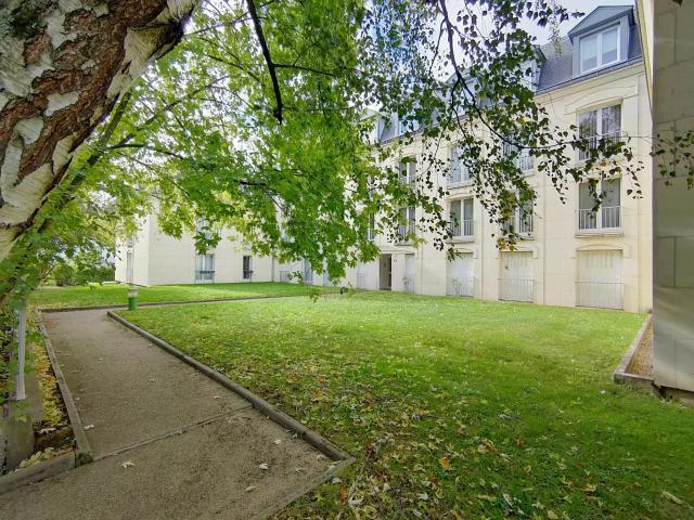 LE PECQ APPARTEMENT 2 PIECES AVEC PARKINGS