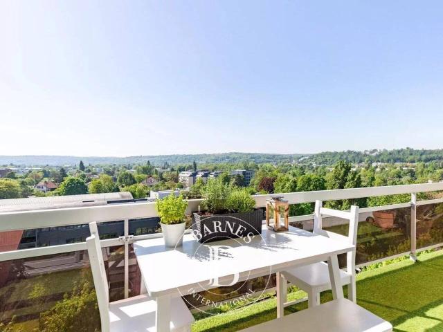 LE PECQ DERNIER ETAGE 2 PIECES AVEC BALCON EXPOSE SUD