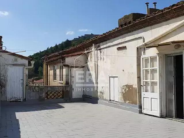 Le Perthus 66480 Achat / Vente immeuble terrasse cave
