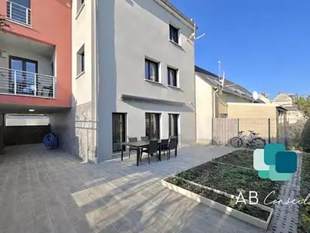 Le Petit Quevilly 76140 Achat / Vente maison 7 pièces t7 terrasse parking