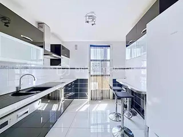Le Pont de Claix 38800 Achat / Vente appartement 3 pièces t3 au dernier étage cave