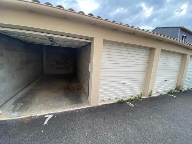LE PONTET GARAGE 14M²