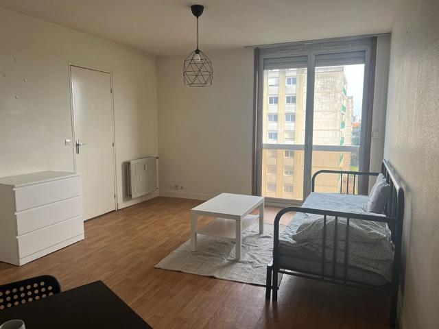 LE PONTREAU 605 Location Appartement poitiers: 33 m2
