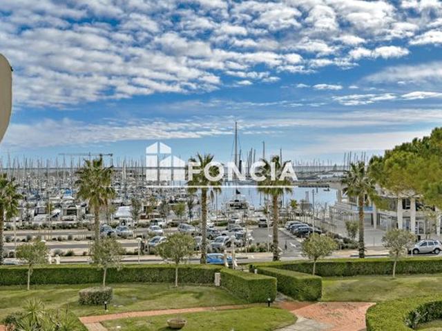 Le Port: Charmant 3 pièces traversant avec vue dégagée sur le port Possibilité de parking en supplément