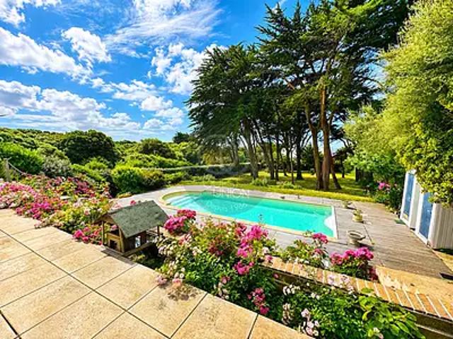 Le Pouliguen 44510 Achat / Vente maison 10 pièces t10 au dernier étage piscine