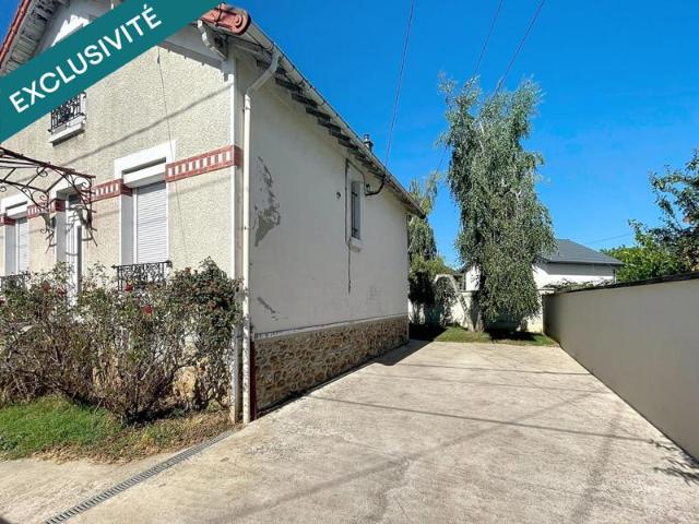 LE PLATEAU Maison de 84 m2 104 m2 au sol avec un beau jardin parcelle de 319m2 à deux pas du centre ville d' Athis Mons
