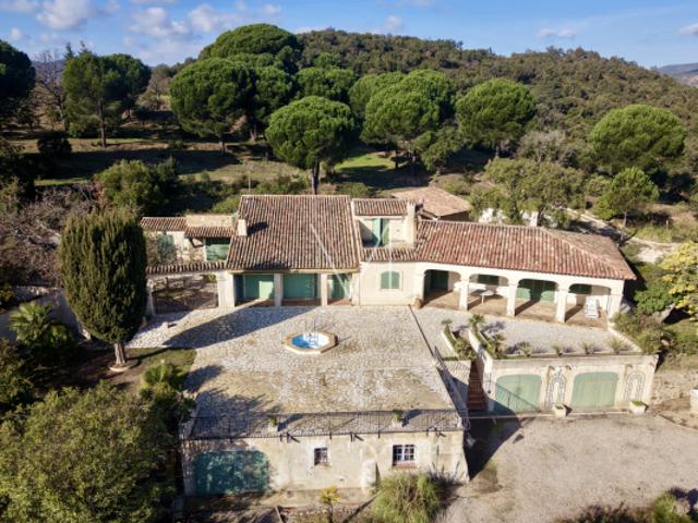 LE PLAN DE LA TOUR TRES BELLE PROPRIÉTÉ SUR 4 HECTARES r