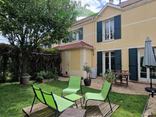 LE PLESSIS BOUCHARD 15' GARE