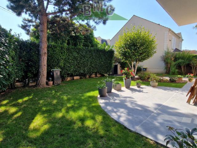 LE PLESSIS BOUCHARD