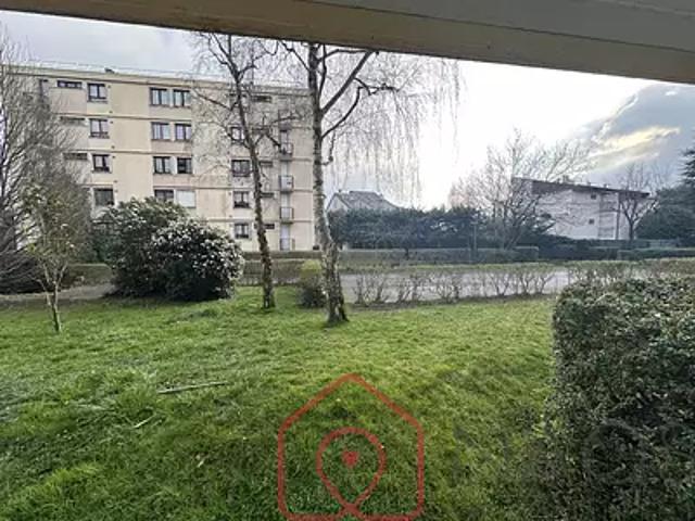 Le Plessis Robinson 92350 Achat / Vente appartement 1 pièce t1 au dernier étage