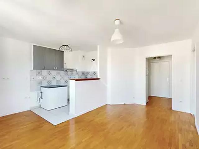 Le Plessis Robinson 92350 Location appartement 2 pièces t2 au dernier étage cave