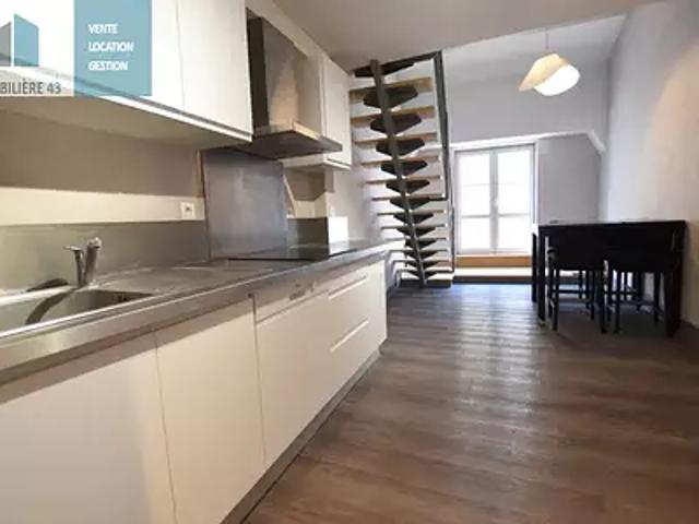 Le Puy en Velay 43000 Location appartement 3 pièces t3 au dernier étage