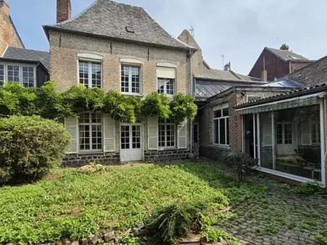 Le Quesnoy 59530 Achat / Vente maison 10 pièces t10 au dernier étage parking