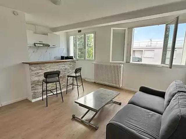 Le Raincy 93340 Achat / Vente appartement 1 pièce t1 au dernier étage cave