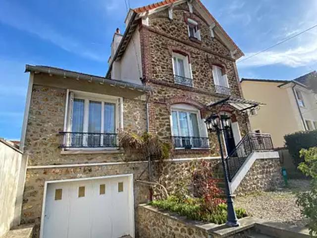 Le Raincy 93340 Achat / Vente maison 8 pièces t8 au dernier étage cave