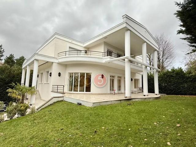 LE RAINCY – VILLA D’EXCEPTION – PRESTATIONS RARES