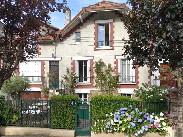 Le rendement immédiat d’un immeuble 8% clé en main allié au potentiel rare d’un terrain constructible