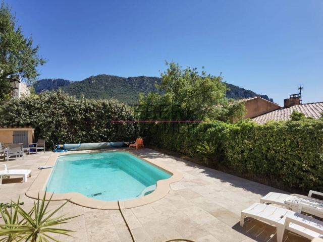 LE REVEST LES EAUX Maison familiale 5 chambres Studio Pi