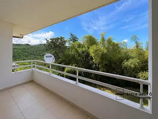 Le Robert 97231 Achat / Vente appartement 3 pièces t3 au dernier étage terrasse
