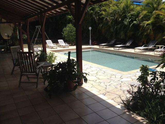 Le Robert 97231, Villa d'exception F6 avec piscine et vue mer