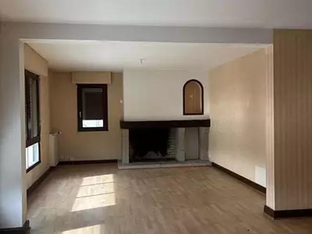 Le Rouget Pers 15290 Location appartement 5 pièces t5