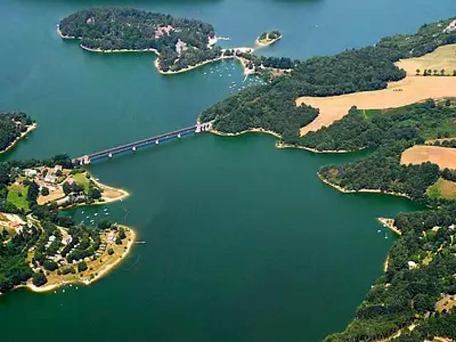 Le Rouget Pers 15290 Programme neuf terrain neuf à vendre
