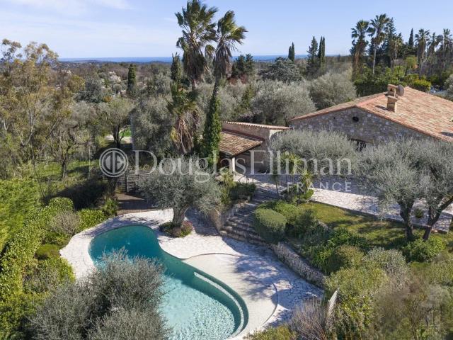 Le Rouret – Authentique villa en pierre de taille de plain p. 140m² Le Rouret