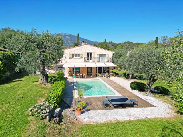 Le Rouret – Élégante villa avec dépendance 252m² Le Rouret