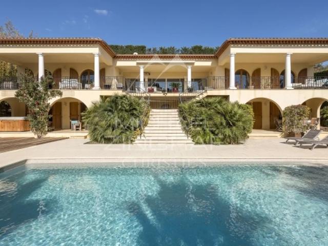 Le Rouret villa aux volumes hors normes