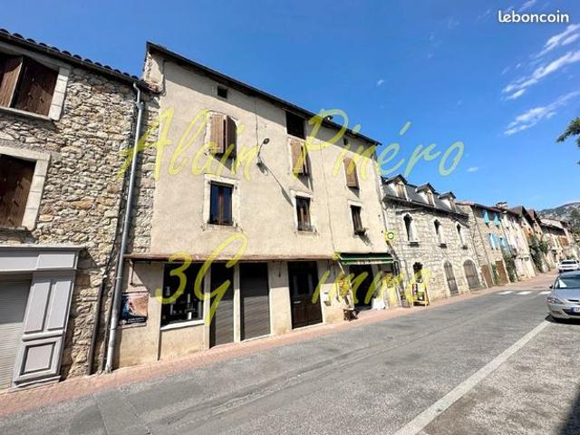 Le rozier – lozere 310 m² – maison t7 + locaux commerciaux – 174 000 exclusivité