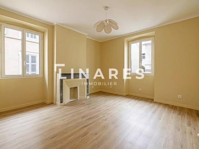 LE SAINT Appartement T3 de 64m2 Dernier étage 13007 Rue Sainte