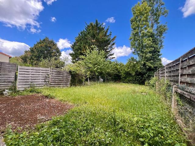 LE SALVERT Location Appartement poitiers: 0 m2