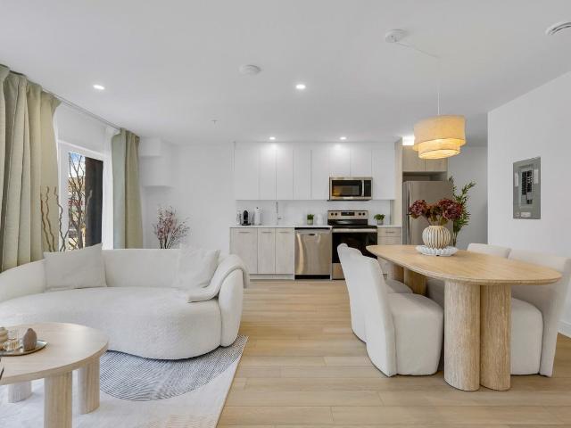 Le Sommet Somerled 2 Bedroom Apartment for Rent at 6255 Av Somerled, Montréal, QC H3X 2B7 Loyola