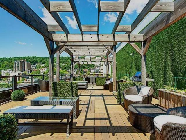 LE SOMMET Studio Apartment for Rent at 3475 Rue De La Montagne, Montréal, QC H3G 2A4