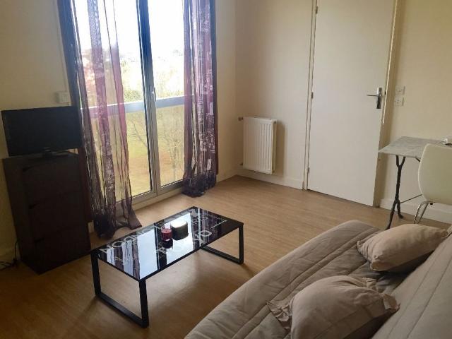 LE SPACIEUX Location Appartement poitiers: 33 m2