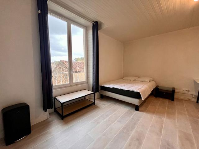 LE STUDIEUX Location Appartement poitiers: 0 m2