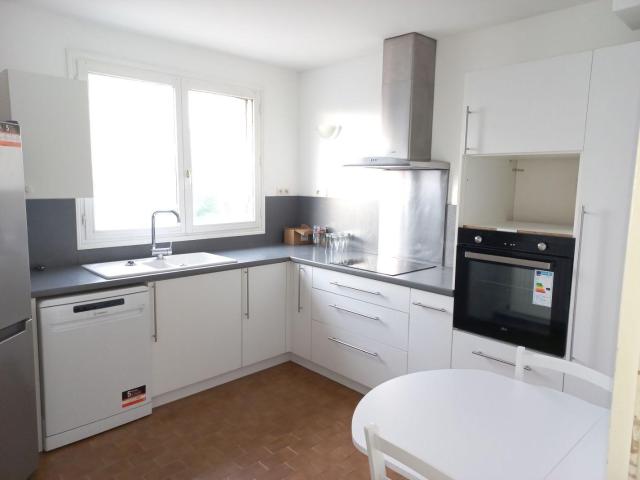 Lentilly T3 meublé avec jardin et grand balcon