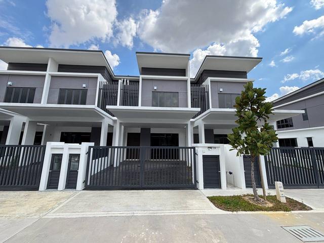 Lena Alam Impian Shah Alam Double Storey Terrance Brand New