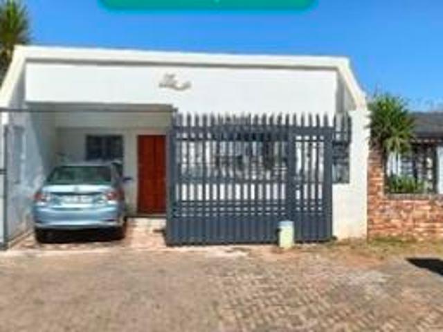 lenasia ext 2 4bedroom family home.