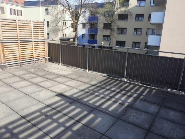 Lend nähe AVL, herzige Garconniere im 1.OG mit großer Terrasse