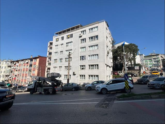 Leo'dan Yıldırım Namazgah Maydanın'da 3+1 Ara Kat Satılık Daire 2.750.000 Tl