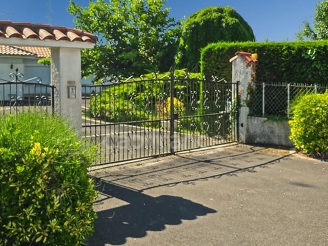 Léognan Maison 4 pièces 103 M2 sur parcelle de 1200 M2