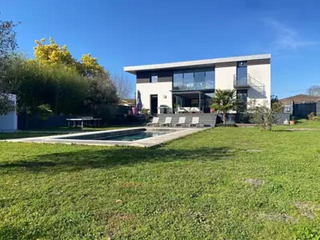 Léognan 33850 Achat / Vente maison 5 pièces t5 piscine terrasse