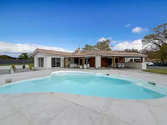 Léognan 33850 Achat / Vente maison 8 pièces t8 au dernier étage cave