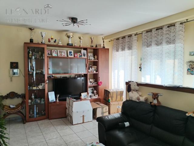 Leonardi Immobiliare ufficio di Perugia, Propone: Capannone. 450m² Corciano