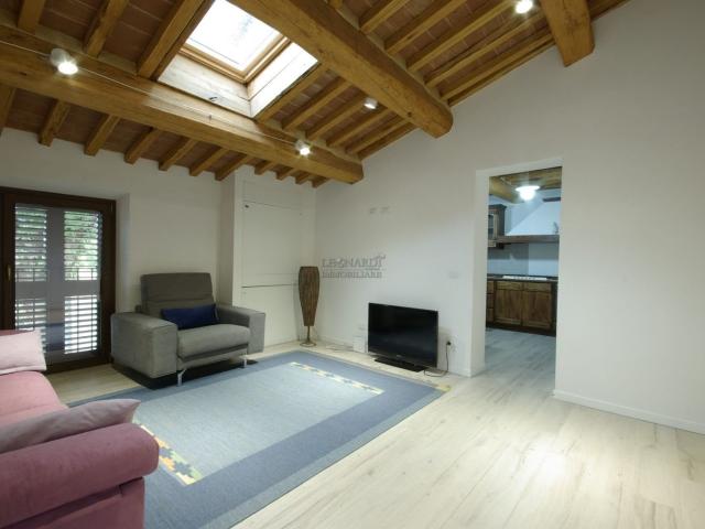 Leonardi Immobiliare: Proponiamo in zona tranquilla nel comu. 75m² Citerna