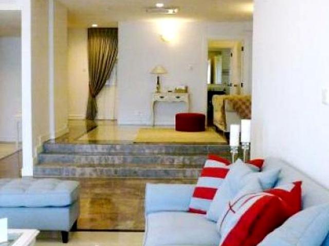 Leonie Condotel D9, Condominium